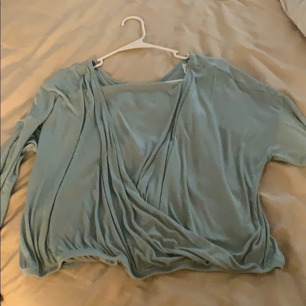 Wide neck long sleeve crop